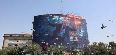 Gli Usa preparano il 'D-Day' economico per l'Iran. Teheran: 'Ammissione della sconfitta'