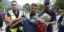 Sale a 95 morti il bilancio dell'alluvione in Nepal