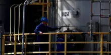 Il petrolio chiude a New York in leggero calo, a 83,45 dollari