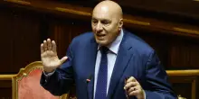 Scontro sulle armi a Kiev. Le opposizioni: 'Il governo chiarisca'
