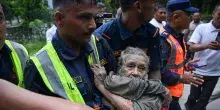 Alluvione tra Nepal e Tibet: 95 morti, 291 stranieri irreperibili. Tajani: "Due italiani coinvolti dalla frana in buone condizioni"