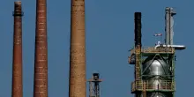 Il petrollio &egrave; in calo a New York a 98,73 dollari