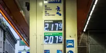 Prezzo petrolio in calo, Wti scambiato a 81,58 dollari