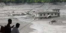 Polizia Nepal, 'recuperati 157 corpi dalle zone colpite dall'alluvione'