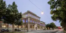 Spaccano la teca e rubano prezioso gioiello, furto al museo Mak di Vienna