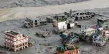 Alluvione tra Tibet e Nepal: la causa il crollo di un ghiacciaio. Oltre 800 persone ancora irrintracciabili