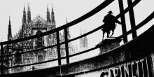 Il poema visivo 'Milano, Italia 1959' di Mario Carrieri in mostra a Milano