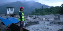 Alluvione tra Tibet e Nepal. Sale il bilancio dei morti, 5 miliardi per la ricostruzione