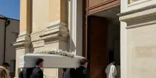 I funerali di Tania Terrin, il parroco nell'omelia: 'La prima responsabile &egrave; la politica'