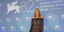 Laura Dern terr&agrave; la laudatio di George Clooney per Leone d'oro alla carriera