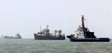 Teheran: due petroliere a fuoco dopo aver urtato mine a Hormuz
