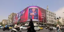 Tornano i raid Usa in Iran, 'Trump valuta attacchi limitati nello Stretto di Hormuz'
