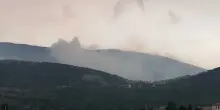 Il vento riaccende il rogo nell'Aquilano, emergenza in Abruzzo