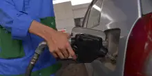 Il petrolio chiude in rialzo a New York a 77,39 dollari al barile