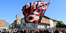 Minuto di silenzio nel derby a Perth, Milan ricorda Baresi con maglia n.6