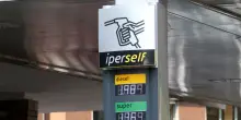 Prezzo petrolio ancora in calo, Wti scambiato a 74,92 dollari