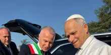 Cercava numero telefono del Papa, il piccolo Tommaso lo incontra ad Assisi