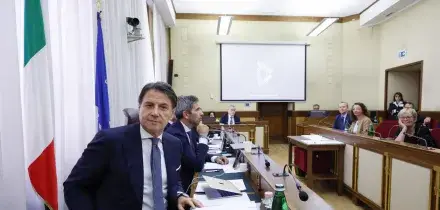 Conte: 'Depositato in procura documento anonimo su mascherine sospette, stato di emergenza necessario'