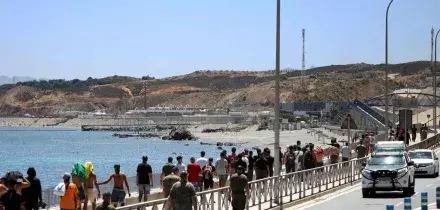 Muore un giovane nel tentativo di entrare a Ceuta col parapendio