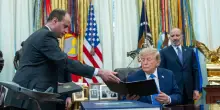 Trump sostituisce il suo consigliere legale, Scharf al posto di Warrington