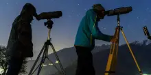 Scie luminose e stelle candenti, la magia dello stargazing