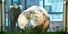 All'asta negli Usa il pallone della 'mano di Dio' di Maradona, stimato 10 milioni