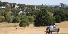 Quinta ondata di caldo estremo in Gb, si aggrava l'allarme siccit&agrave;
