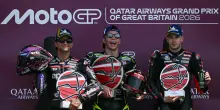 MotoGp: trionfo Aprilia a Silverstone, eroico Bezzecchi sul podio