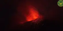Etna paralizza aeroporto di Catania, presa d'assalto da curiosi