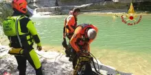 Tragedia alle cascate della Brusia, morto in acqua un 35enne
