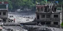 Oltre mille morti nelle inondazioni in Nepal e Tibet. 'Fosse comuni per le vittime non identificate'