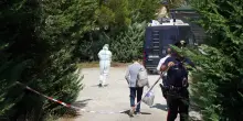 Uccide i due fratelli e poi si toglie la vita nel ristorante di famiglia