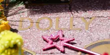 Omaggio a Dolly Parton, al via nel 2027 il DollyFest a Nashville e a Londra