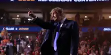 Trump show a Dallas: 'Se vinciamo, 5.000 dollari a ogni americano'