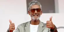 Fiorello sul red carpet a Venezia di Be brave, il documentario su Renzo Rosso