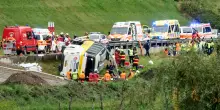 Si ribalta bus turistico in Svizzera, 'ci sono morti e feriti'