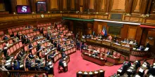 Scoppia il caso firme, quadruplicano quelle per chi non &egrave; in Parlamento