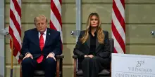 Trump si appisola al Pentagono alla cerimonia per l'11 Settembre, virale sui social