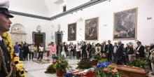 Istituzioni e cittadini si preparano per l'ultimo saluto a Bonino in Campidoglio