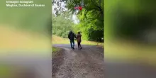 Harry e Meghan in Gran Bretagna, tra passeggiate e gite al lago