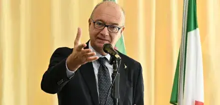 Busta con proiettile e lettera con minacce al ministro Valditara