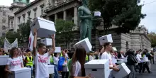 Il movimento studentesco converge su Belgrado e lancia la sfida a Vucic