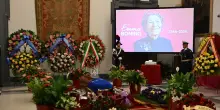 Cittadini e ministri alla camera ardente per Emma Bonino in Campidoglio