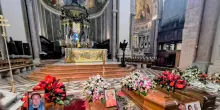 Crollo edificio a Messina, funerali 4 vittime nel Duomo gremito