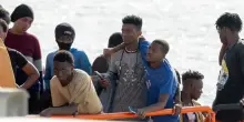 Quasi 560 migranti su tre barconi soccorsi dall'alba alle Canarie