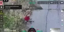 Ucraina, anziana disattiva un drone russo in pochi secondi