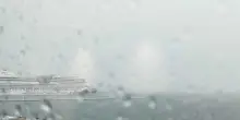 Maltempo: evacuata scuola elementare per la caduta di un fulmine, scatta l'allerta arancione per temporali sul Centro