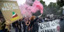 Tensioni a presidio anti-Vannacci, uova contro le forze dell'ordine