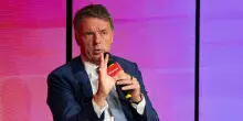 Grandi manovre al centro e Renzi invita De Luca alla Leopolda