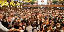Oktoberfest al via, torna la festa della birra